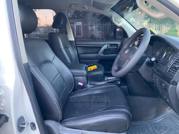 Toyota Land Cruiser 2012 Pearl