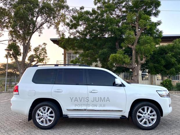 Toyota Land Cruiser 2012 Pearl