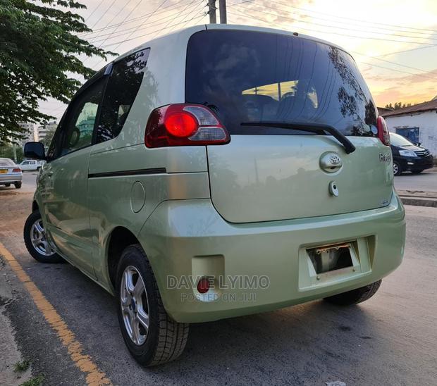 Toyota Porte 2009 Green