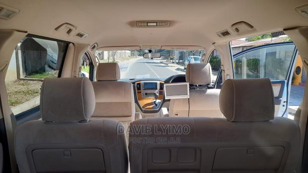 Toyota Alphard 2006 Silver