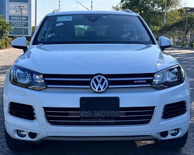 Volkswagen Touareg 2014 White