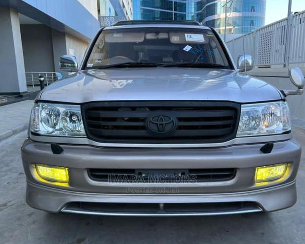 Toyota Land Cruiser 2003 Gray