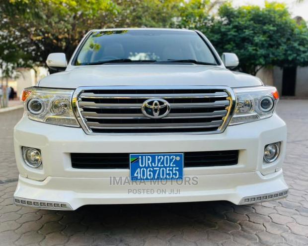 Toyota Land Cruiser 2014 White