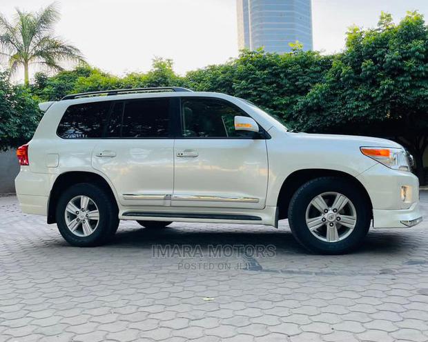 Toyota Land Cruiser 2014 White