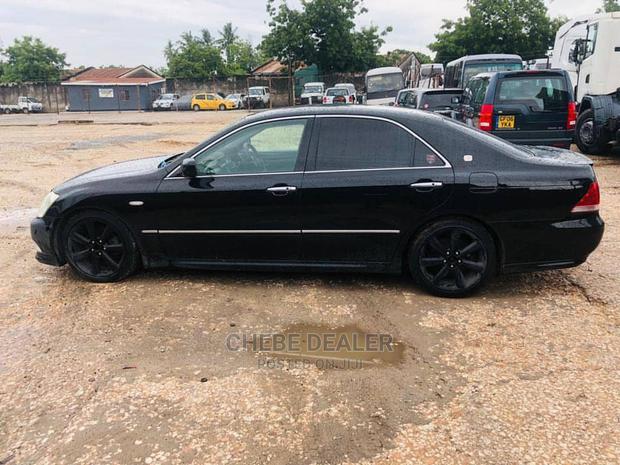Toyota Crown 2005 Royale Black