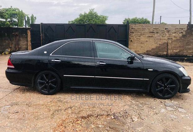 Toyota Crown 2005 Royale Black