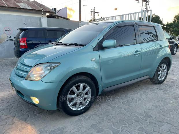 Toyota IST 2003 Teal