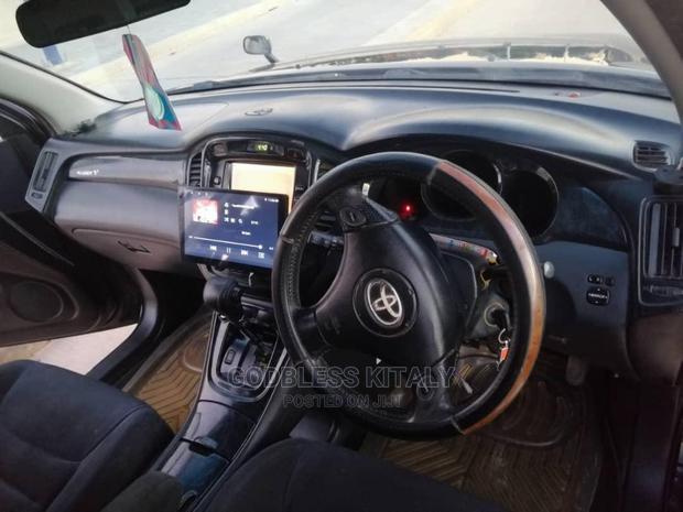 Toyota Kluger 2001 Black