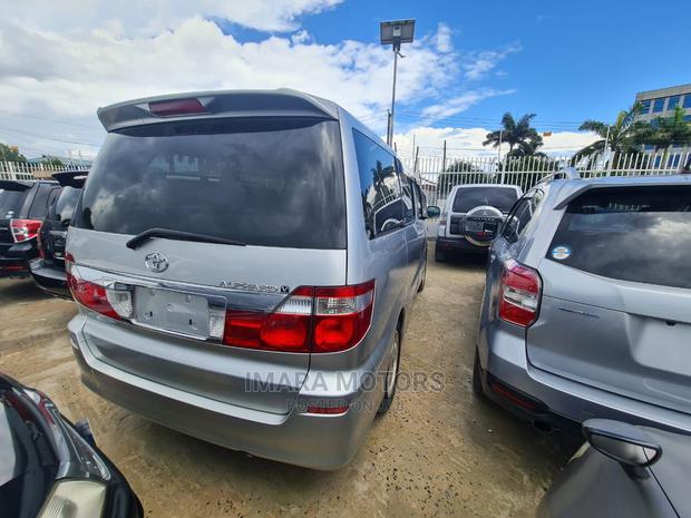 Toyota Alphard 2004 Silver