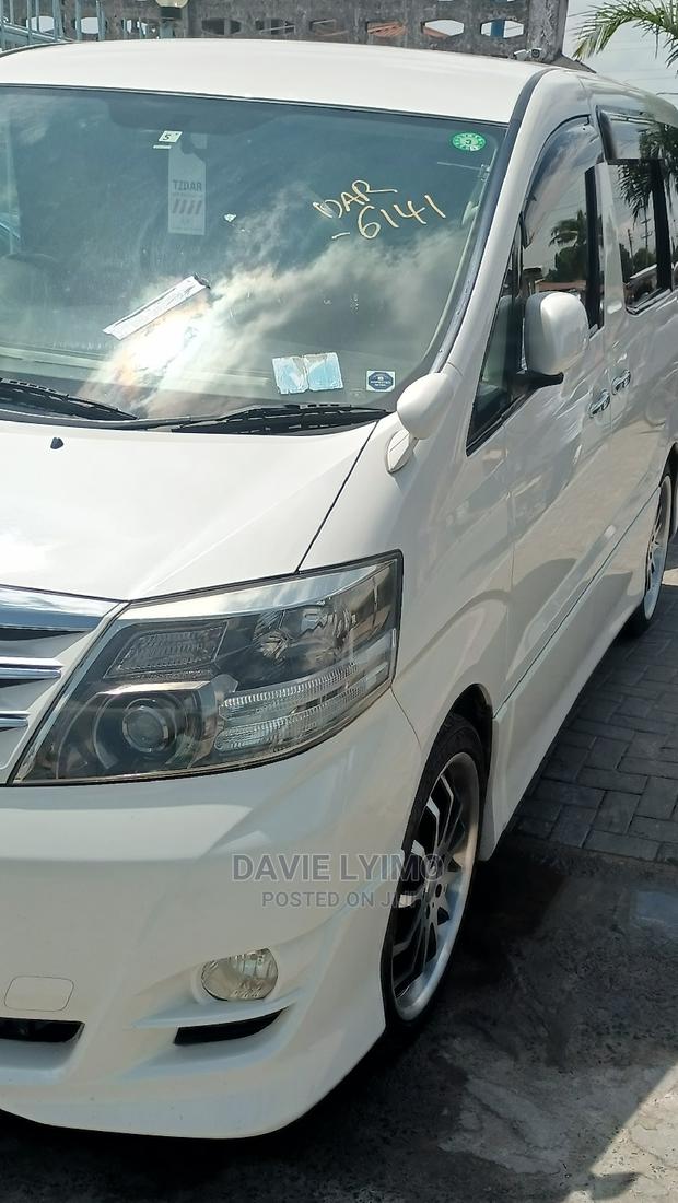 Toyota Alphard 2004 Pearl