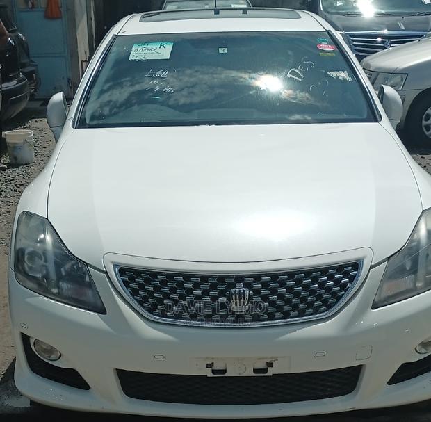 Toyota Crown 2008