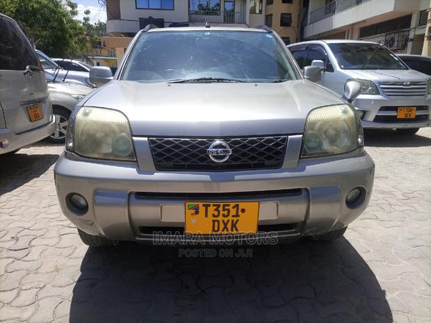 Nissan X-Trail 2005 Gray