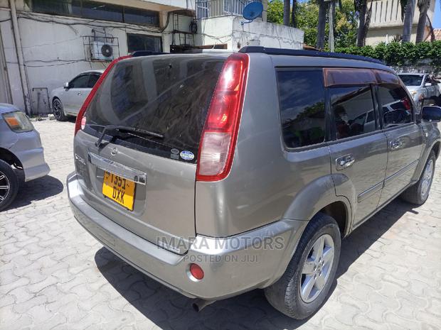Nissan X-Trail 2005 Gray