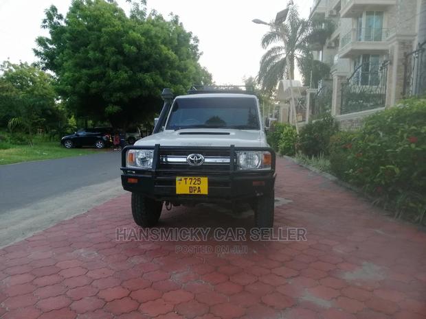 Toyota Land Cruiser 2005 Silver