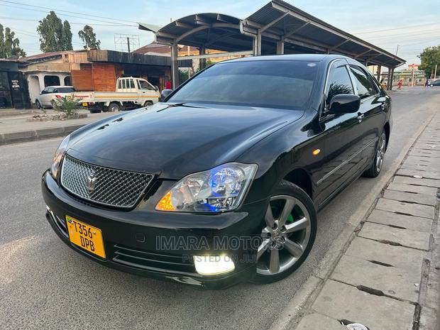Toyota Crown 2007 Black