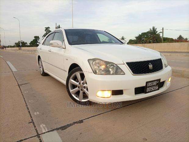 Toyota Crown 2007 White