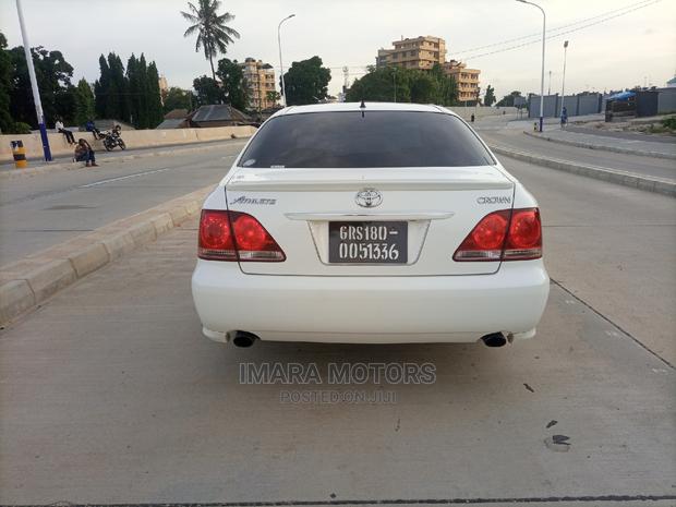 Toyota Crown 2007 White