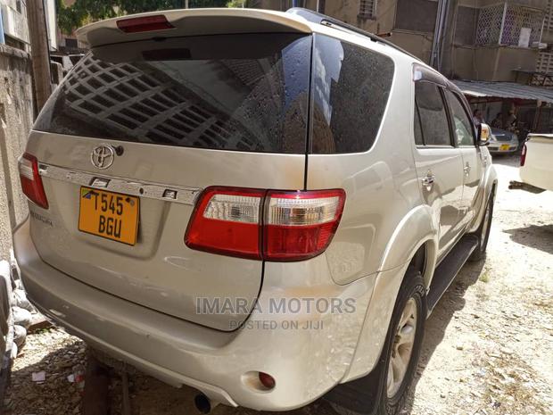 Toyota Fortuner 2004 Gray