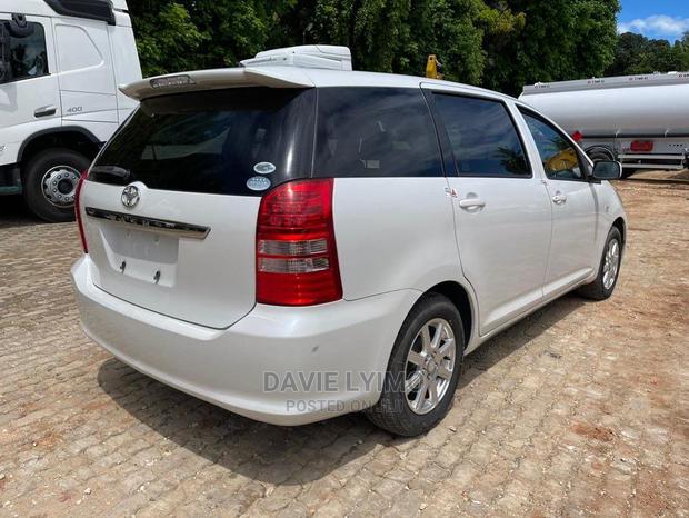 Toyota Wish 2004 White