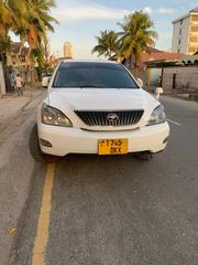 Toyota Harrier 2005 White for sale