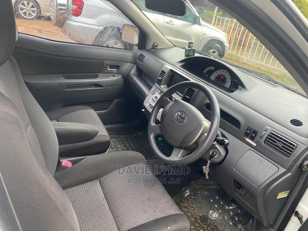 Toyota Raum 2009 Pearl