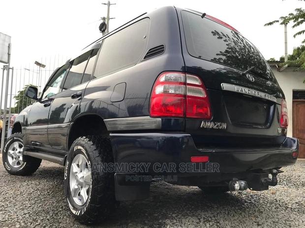 Toyota Land Cruiser 2004 Blue