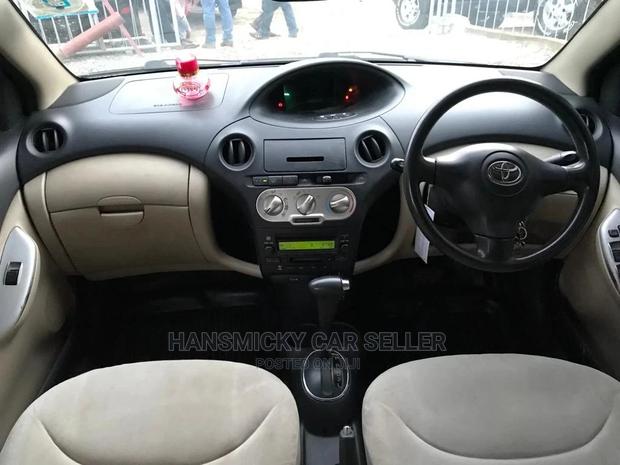 Toyota Vitz 2004 Blue