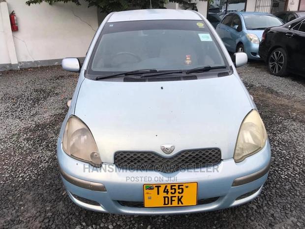 Toyota Vitz 2004 Blue