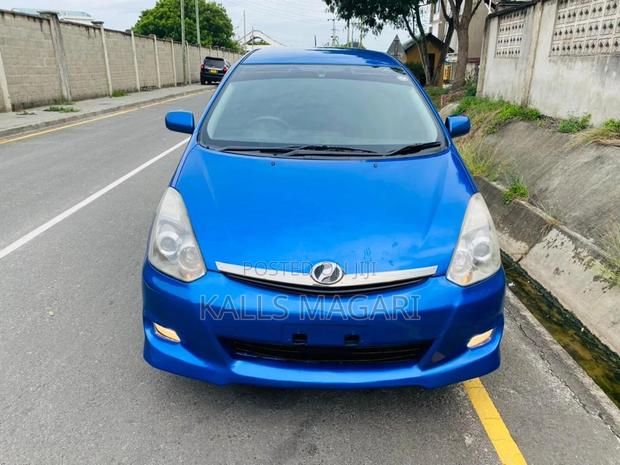 Toyota Wish 2004 Blue