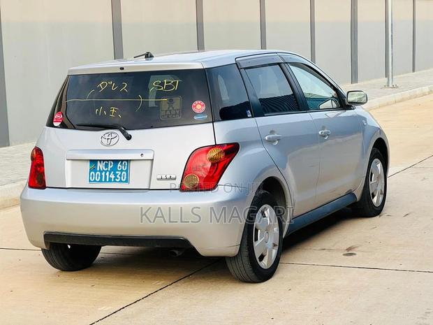 Toyota IST 2003 Silver