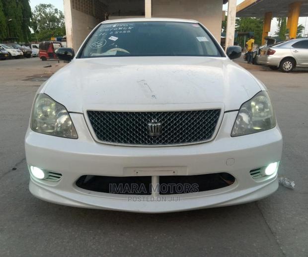 Toyota Crown 2004 White