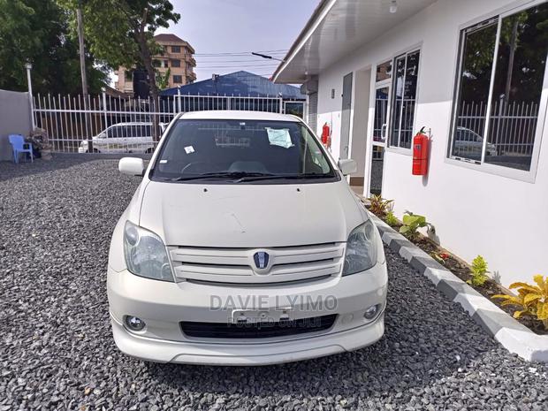 Toyota IST 2002 Pearl