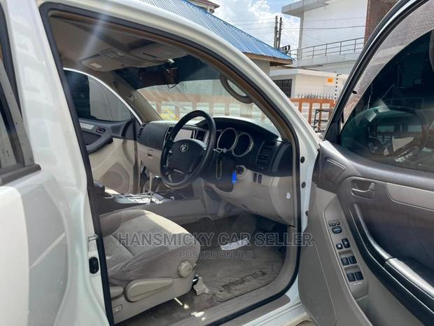 Toyota Hilux Surf 2006 White