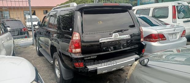Toyota Hilux Surf 2004 Black