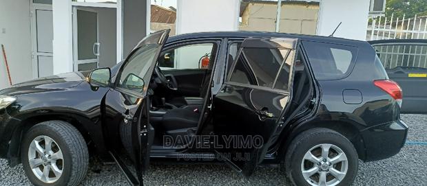 Toyota Vanguard 2010 Black