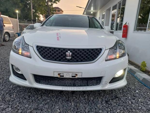 Toyota Crown 2008 White