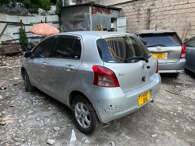 Toyota Vitz 2006 1.0 FWD 3dr Silver