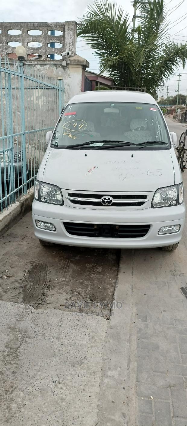 Toyota Lite-Ace 1999 Pearl