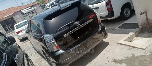 Toyota Wish 2004 Black