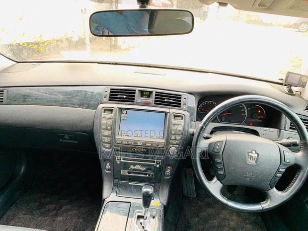 Toyota Crown 2006 Silver