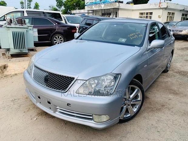 Toyota Crown 2006 Silver
