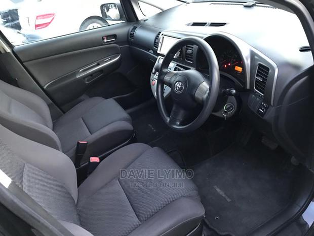 Toyota Wish 2004