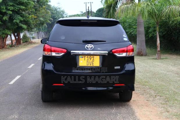 Toyota Wish 2010
