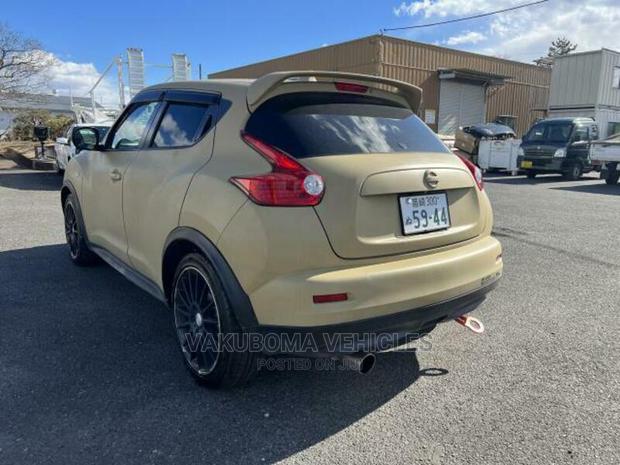 Nissan Juke 2010 Yellow