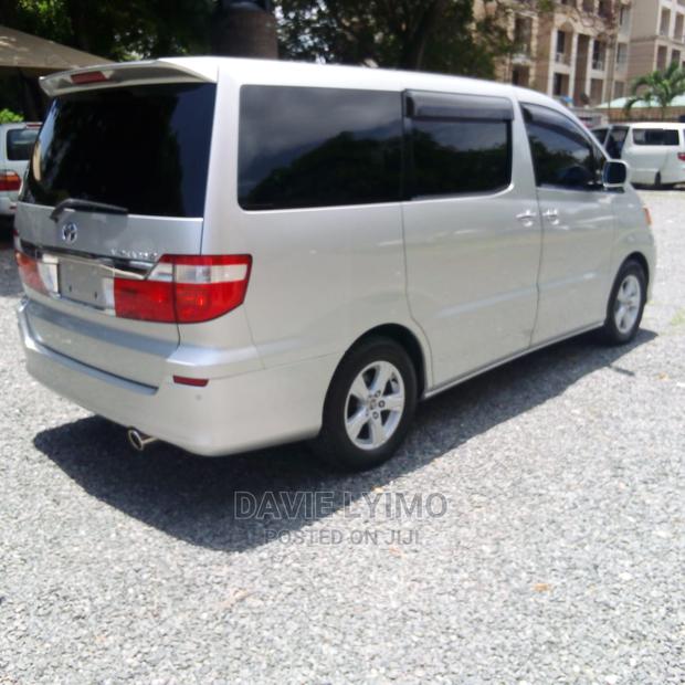 Toyota Alphard 2004 Silver