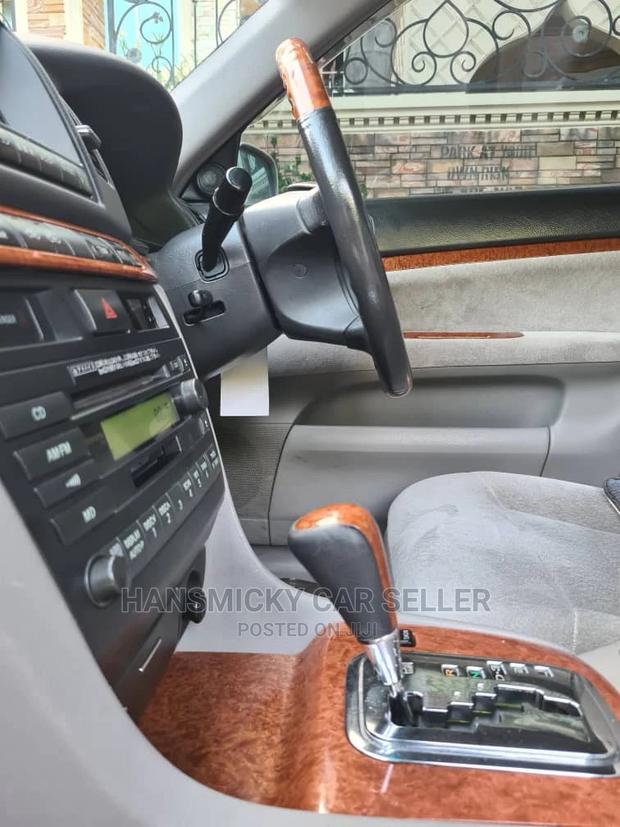 Toyota Mark II 2002 Silver