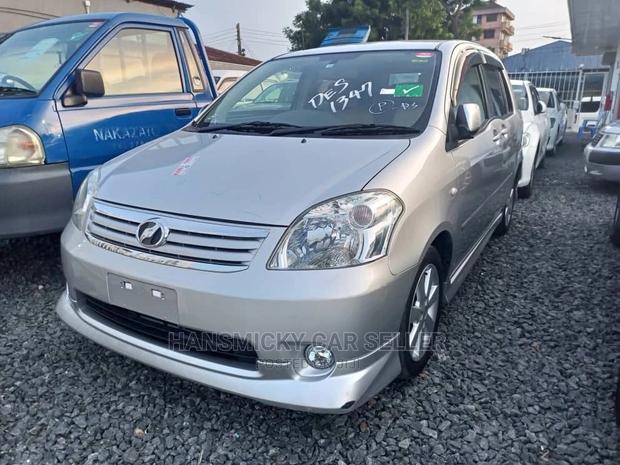 Toyota Raum 2008 Silver