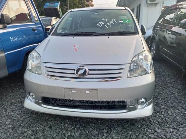 Toyota Raum 2008 Silver
