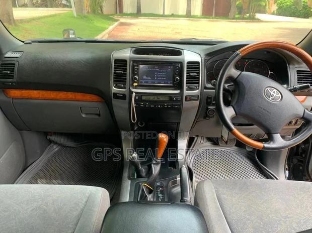 Toyota Land Cruiser Prado 2006 Black