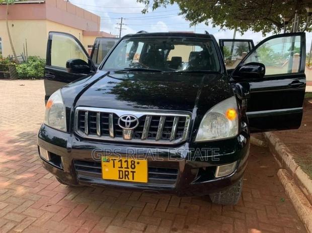 Toyota Land Cruiser Prado 2006 Black